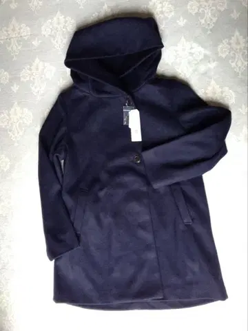 네이비 후드 부착 코트