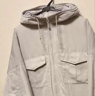 레어 유니클로 x 화이트 마운테니어링 하이브리드 다운 자켓