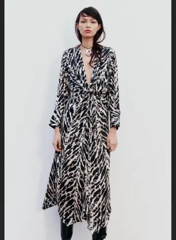 자라 새틴 애니멀 무늬 긴팔 롱 원피스 S