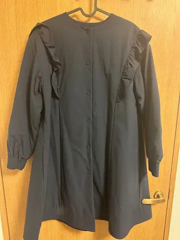 SONO 네이비 발수 프릴 자켓