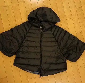 TATRAS 블랙 후드 부착 판초 다운