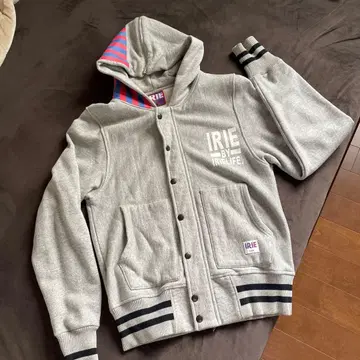 IRIE 그레이 버튼 후드티