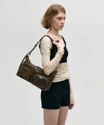 [ 새상품급 ] MARGESHERWOOD 아웃포켓 호보 백