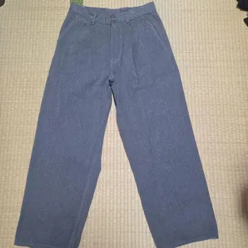 Colorfast Denim 투턱 테이퍼드 팬츠