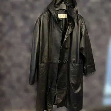 양가죽 후드 부착 롱 코트 블랙