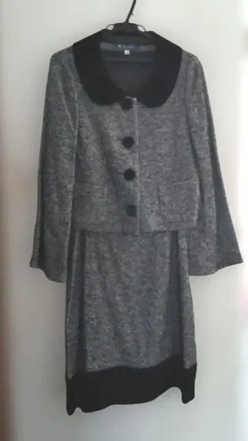 엠즈 그레이시 수트