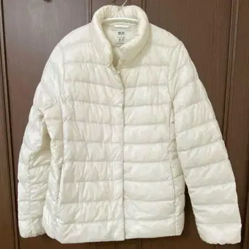 새상품급 2024년 유니클로 울트라 라이트 다운 자켓 화이트
