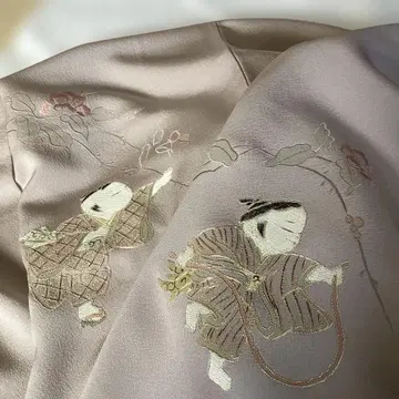 연보라 자수 호몬기