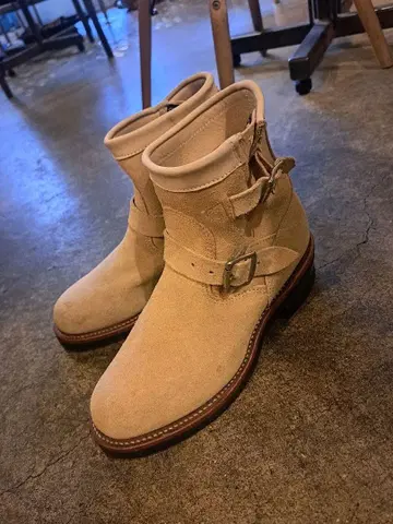 CHIPPEWA 치페와 베이지 스웨이드 엔지니어 숏