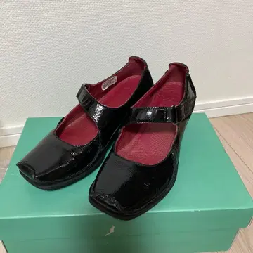 Clarks acllk AIR 블랙 스트랩 오픈토 펌프스