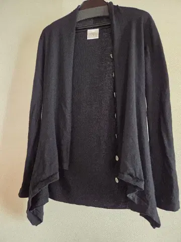 울 100% 블랙 가디건 사이즈 38