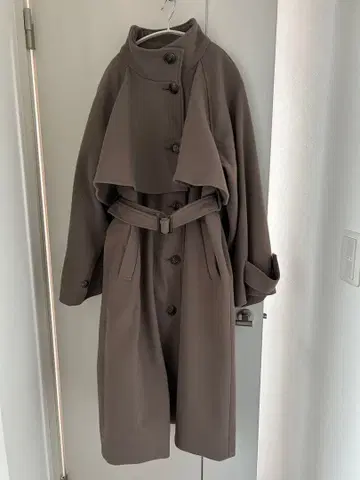 INGNI 스탠드 카라 케이프 롱 코트