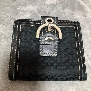 블랙 엠보싱 접이식 지갑