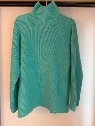 리브 터틀넥 스웨터 민트 그린