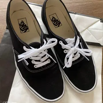 VANS 블랙 스니커즈 로우컷