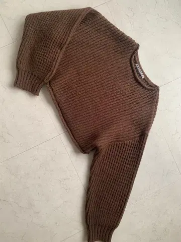 SHENERY 알파카 혼방 하찌 숏 니트 풀오버 브라운