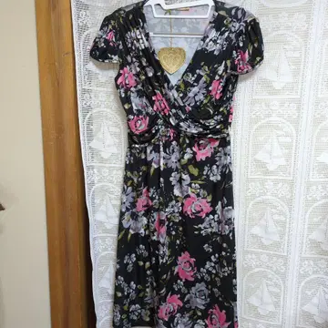 MAILLEDEMOISELLE [새상품] 꽃무늬 원피스 아모카프리스