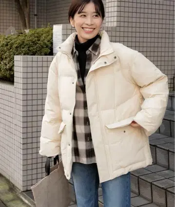 어반 리서치 도어스 스탠드 충전솜 블루종 M 사이즈 아이보리