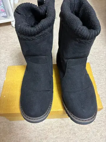 블랙 니트 입구 부츠