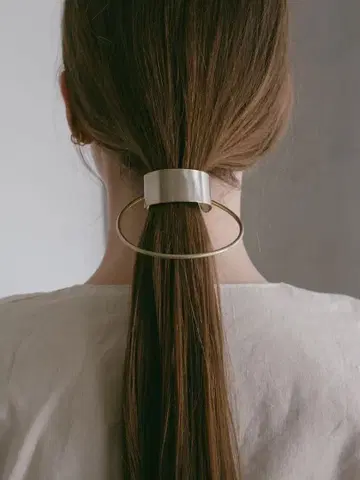 SYKIA 헤어 귀걸이 / 골드