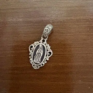 Code.Z 실버 마리아 펜던트 탑