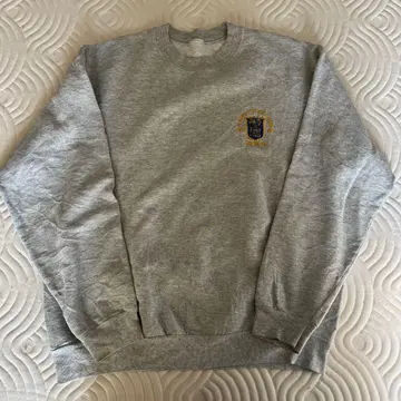 빈티지 그레이 자수 로고 크루넥 맨투맨