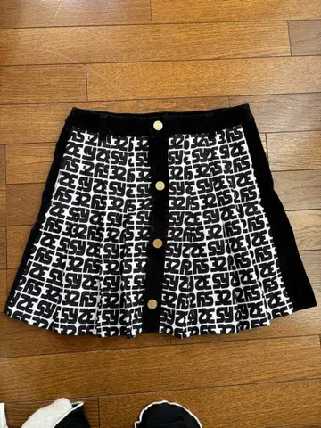 SY32 BY SWEET YEARS 플리츠 스커트 S 사이즈