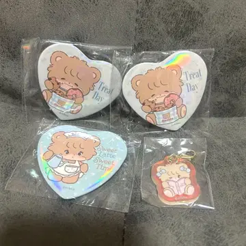 팝업 한정판 가챠가챠 하트 캔뱃지 & 미니 참 라떼 4개 세트