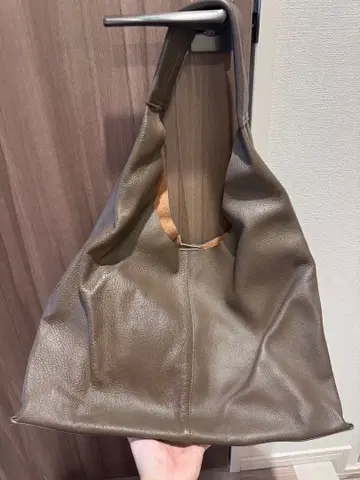 그레이 가죽 숄더백