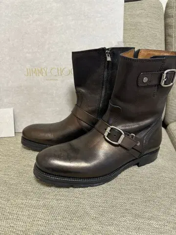 JIMMY CHOO 다크 브라운 엔지니어 부츠
