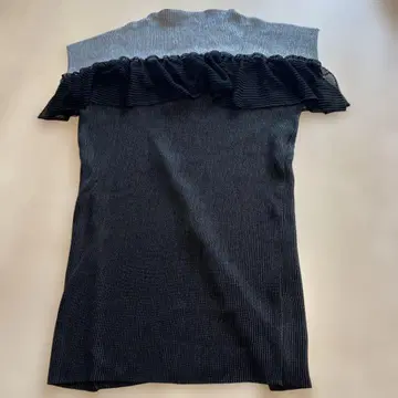 스페치오 프릴 장식 그레이/블랙 원피스