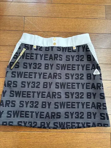 SWEET YEARS 스트라이프 스커트