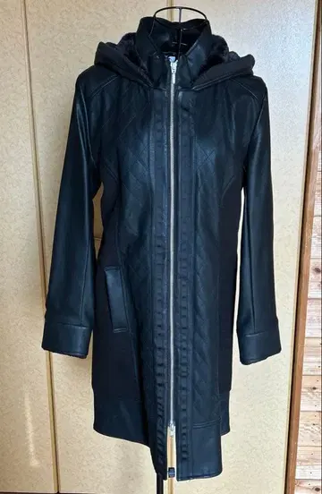 블랙 가죽 퀼팅 롱 자켓 38 새상품