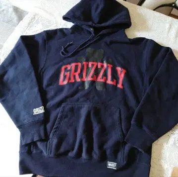GRIZZLY 네이비 후드 부착 후드티