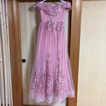 핑크 오프숄더 자수 드레스