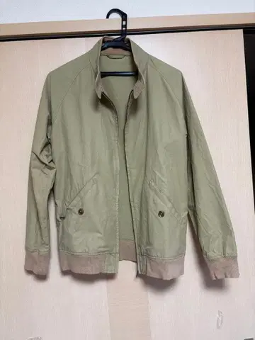 카키 스탠드 카라 점퍼 ABAHOUSE