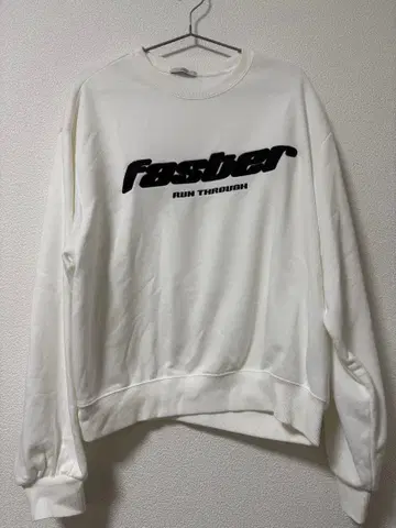 EMODA 화이트 트레이닝복 로고 포함