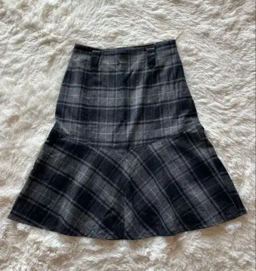 마이클코어스 울 x 캐시미어 혼방 체크 스커트 고급