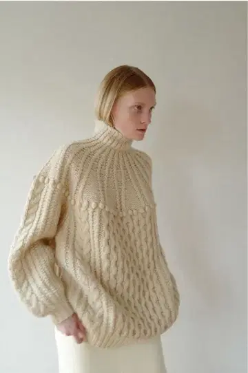 CLANE ARCH CABLE HAND KNIT