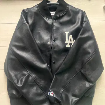LA 로고 블랙 가죽 바시티 자켓