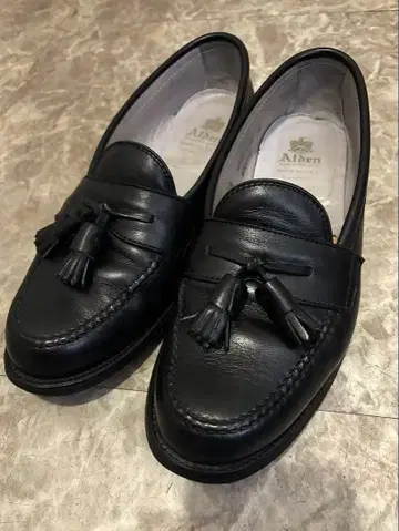 [ 가격 인하 중 ] 알든 태슬 로퍼 블랙