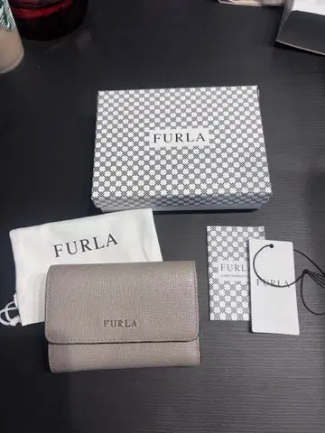 FURLA 3단 폴더형 지갑 그레이