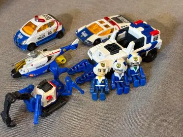 토미카 하이퍼 폴리스 인형과 차량