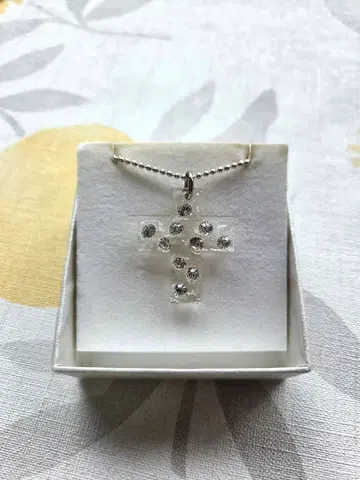 아라카 펜던트 탑