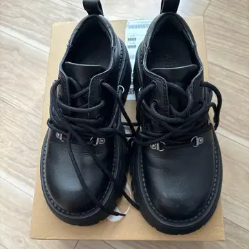 [ 착용 1회 ] ZARA 멀티 레이스 청키 슈즈