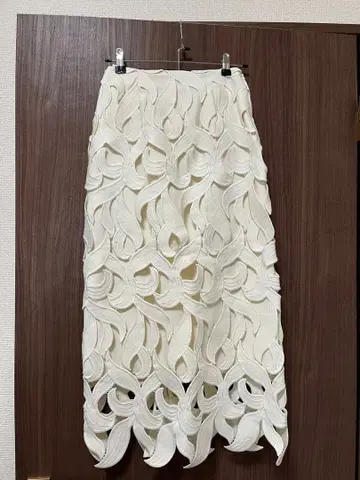 셀포드 레이스 타이트 스커트