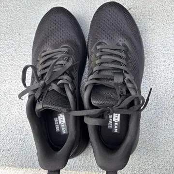블랙 러닝화 26.5 EEF
