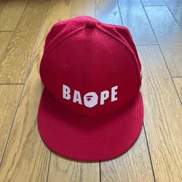 BAAPE 빨간색 스냅백 캡