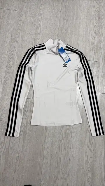 adidas 새상품 헤이세이 갸루 피치T Y2K