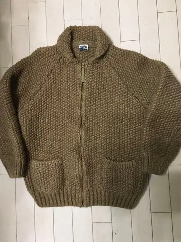 굿이너프 벤틸레이션 코위찬 니트 L